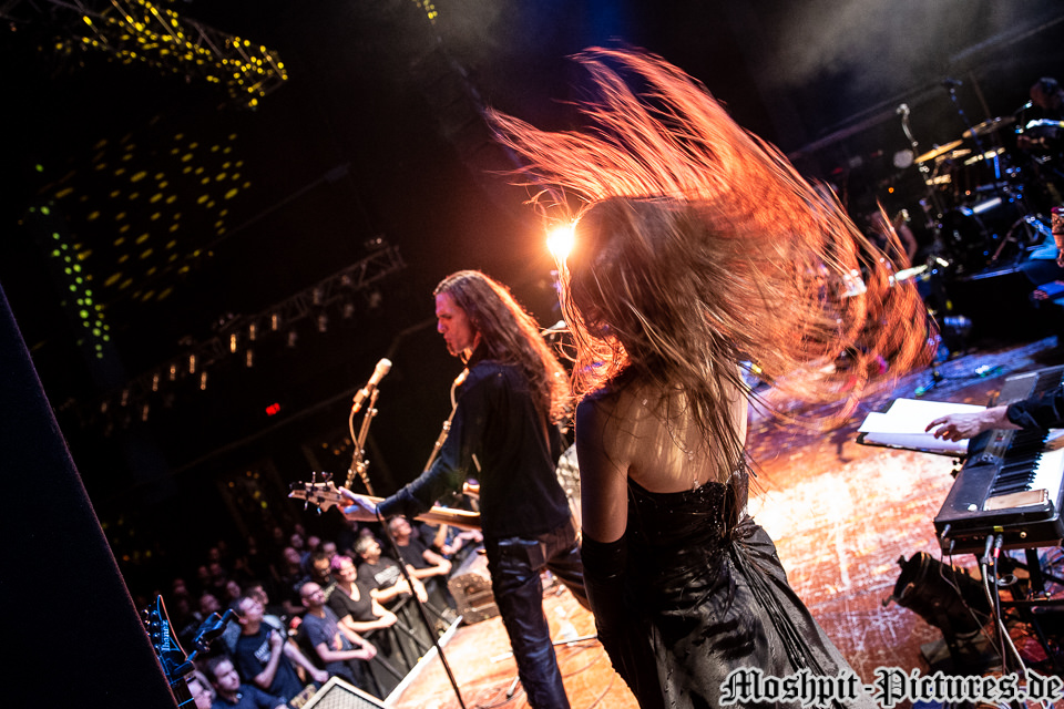 Haggard live auf der Bühne während der Bards of Symphony and Metal Tour 2018