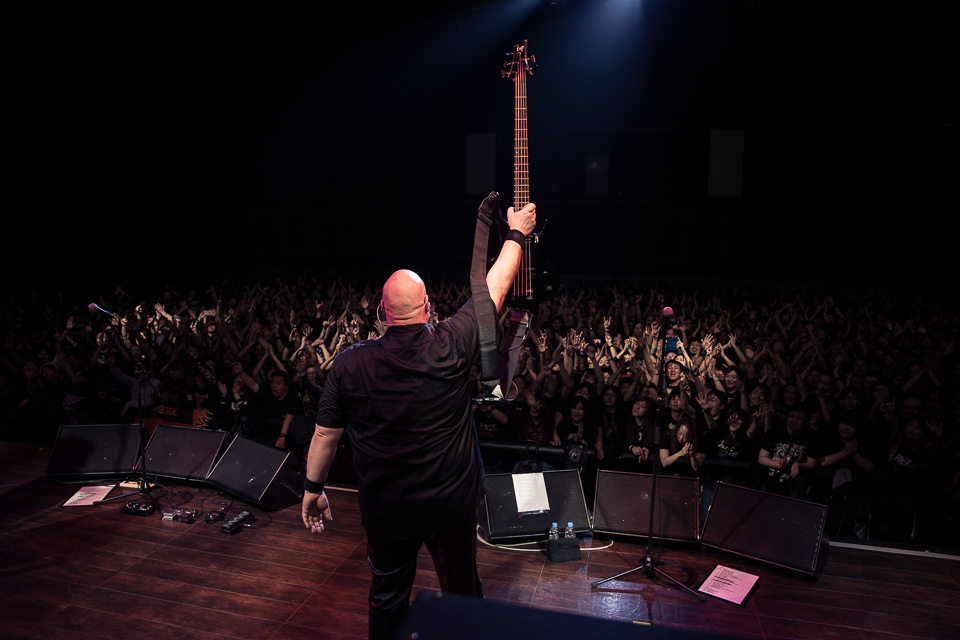 Die Band Refuge live auf der Bühne während der Refuge Japan Tour 2016.